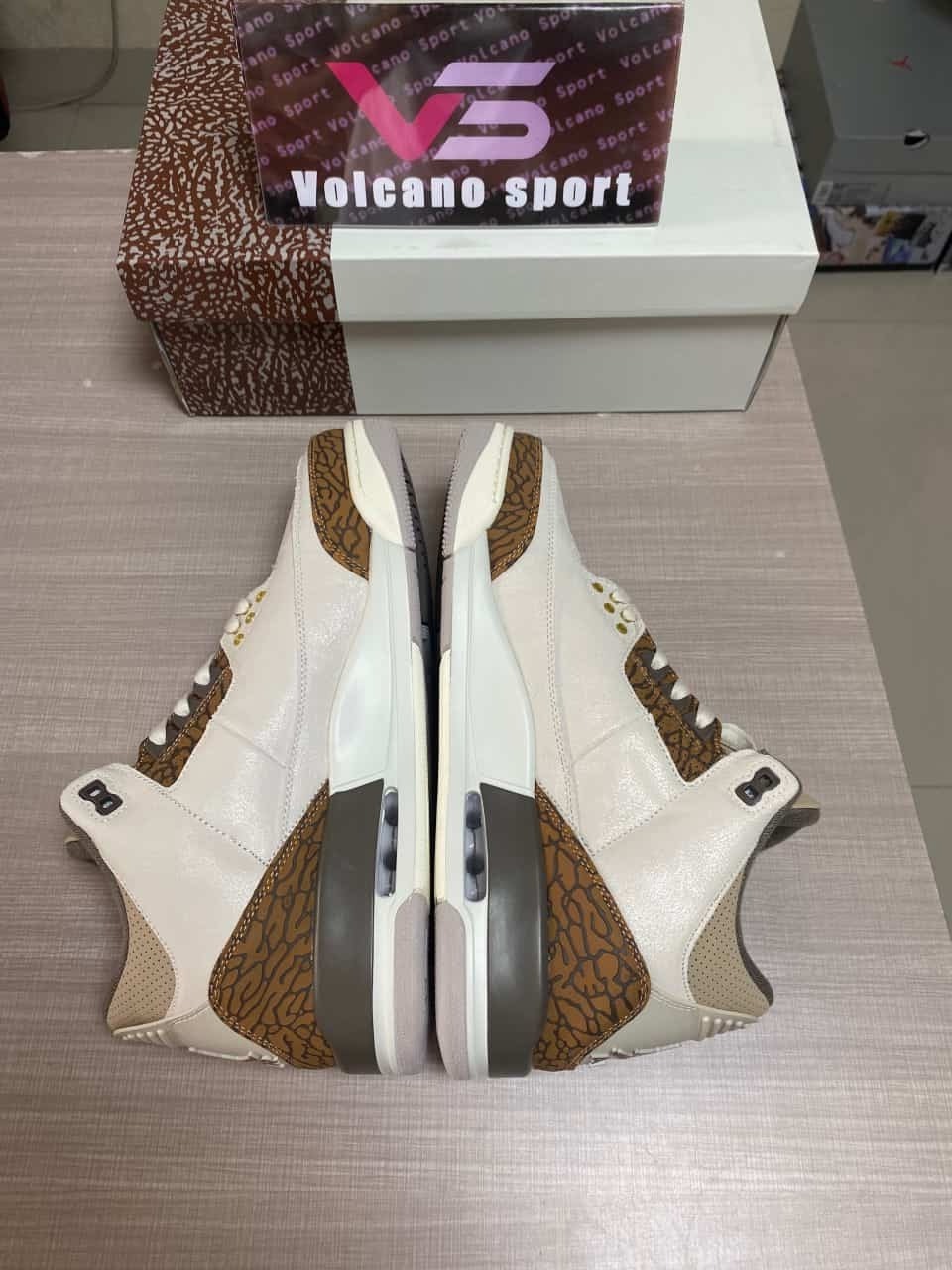 Jordan 3 Retro Palomino CT8532-102