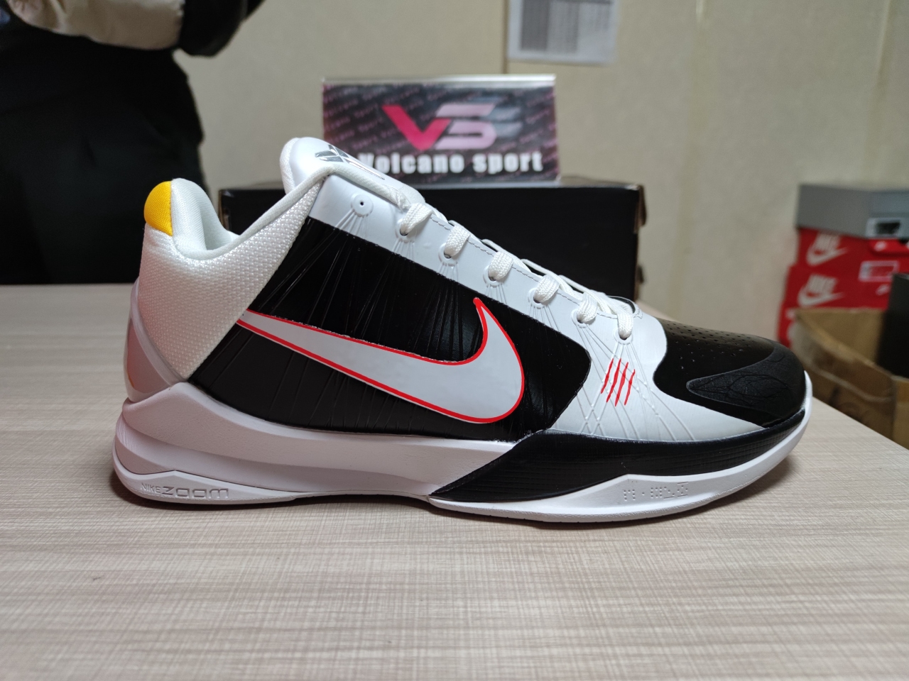 Kobe 5 Protro Bruce Lee Alternate CD4991 101