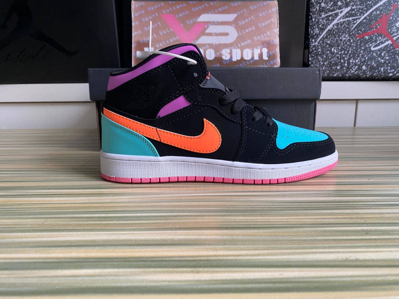 Jordan 1 Mid Multi-Color 554725 083