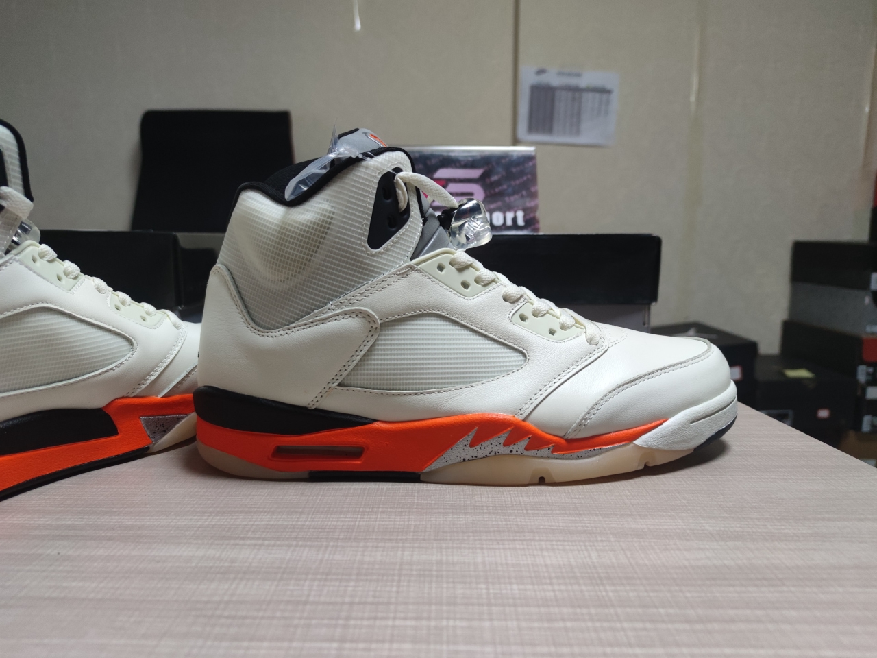 Jordan 5 Retro Shattered Backboard DC1060-100