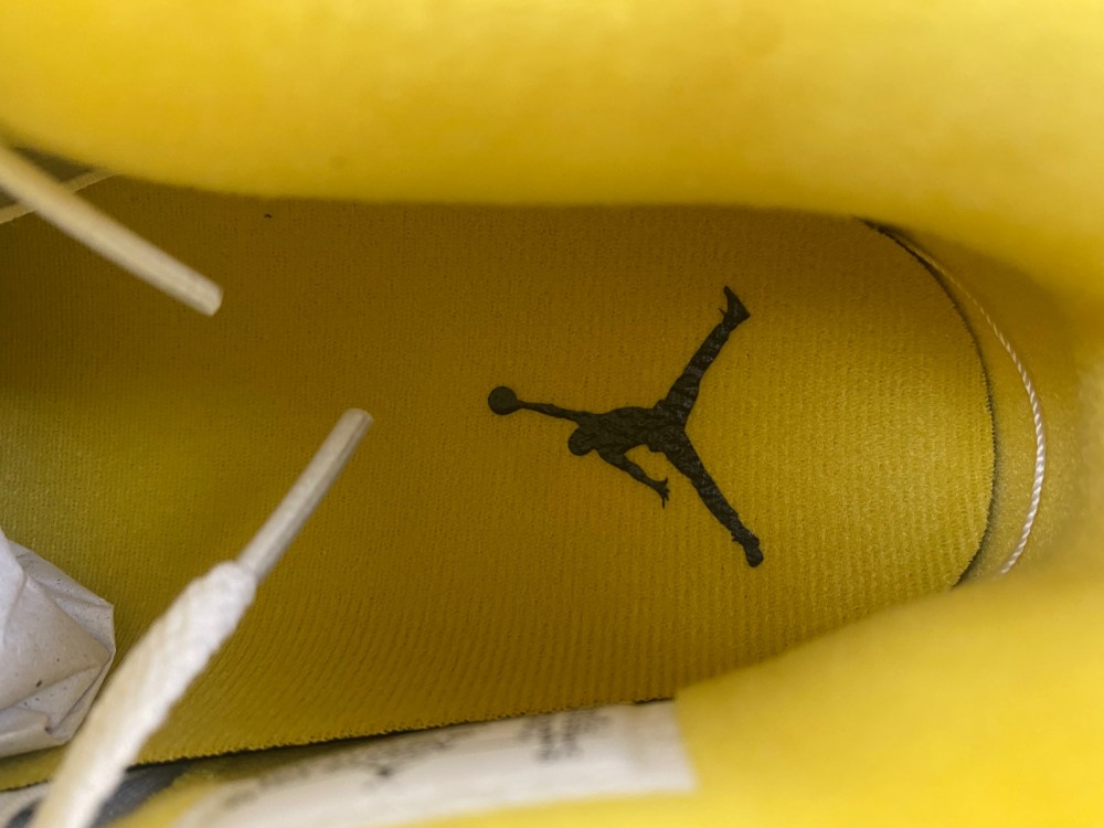 Air Jordan 4 “Vivid Sulfur”AQ9129-101