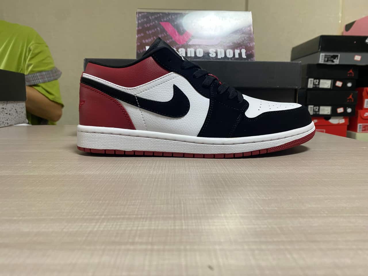 Jordan 1 Low Black Toe (2019) 553558-116