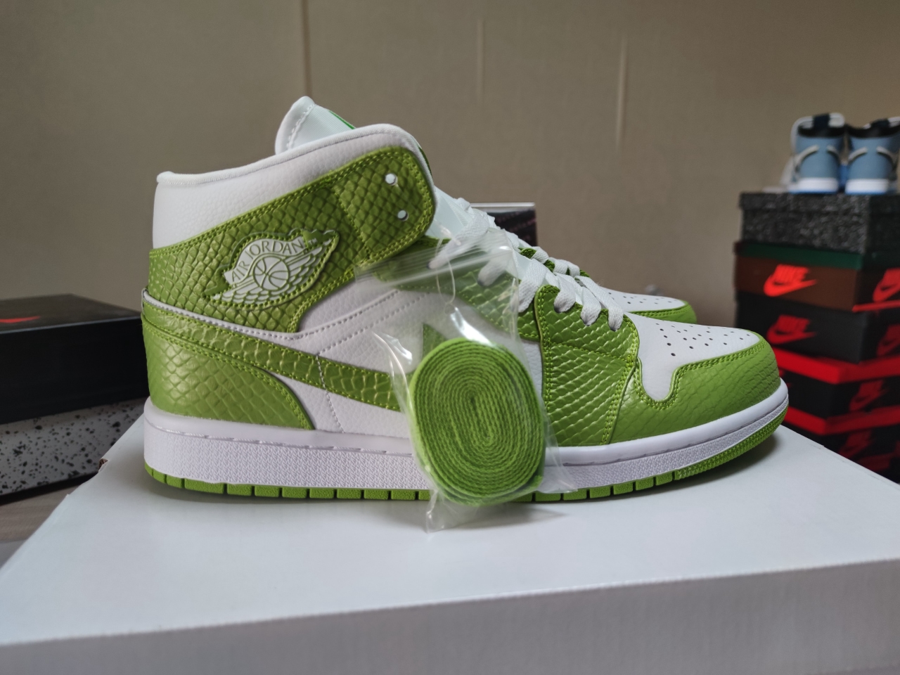Jordan 1 Mid Green Python DV2959 113