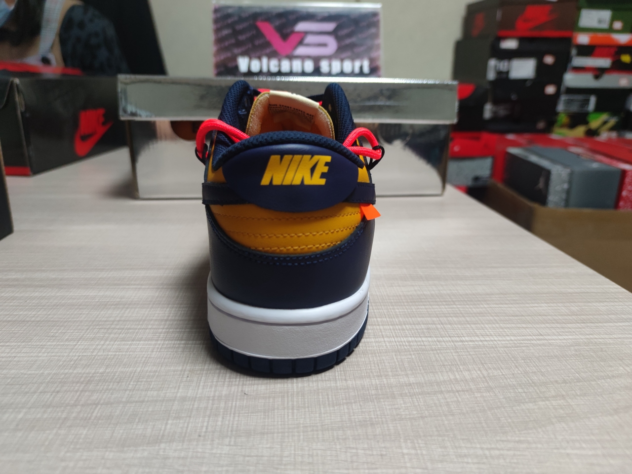 Dunk Low Off-White University Gold Midnight Navy CT0856-700