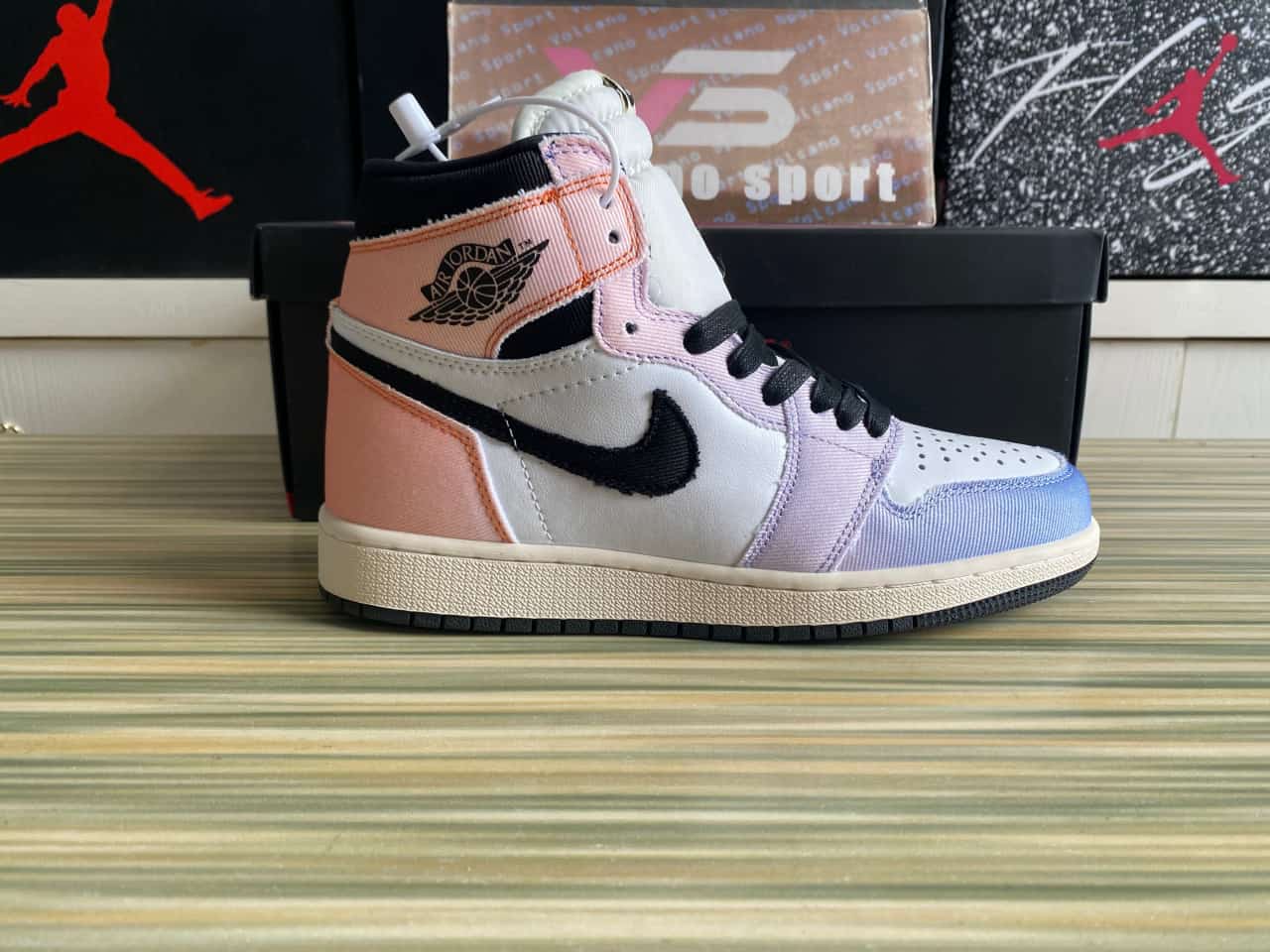 Jordan 1 Retro High OG Skyline DX0054-805