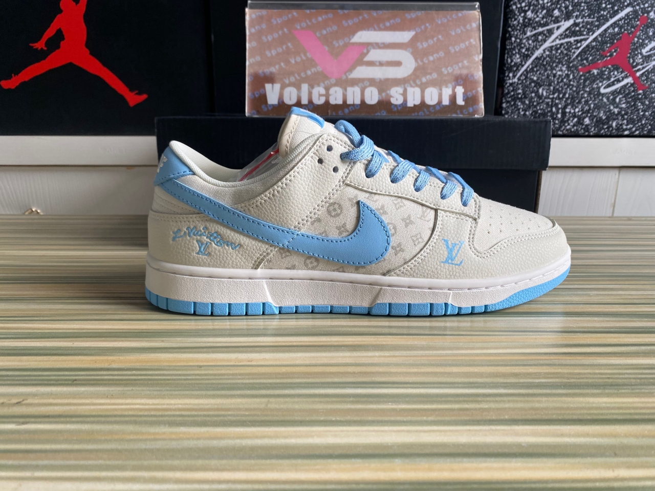 Dunk Low X LV Sky Blue Canvas XD1688-011