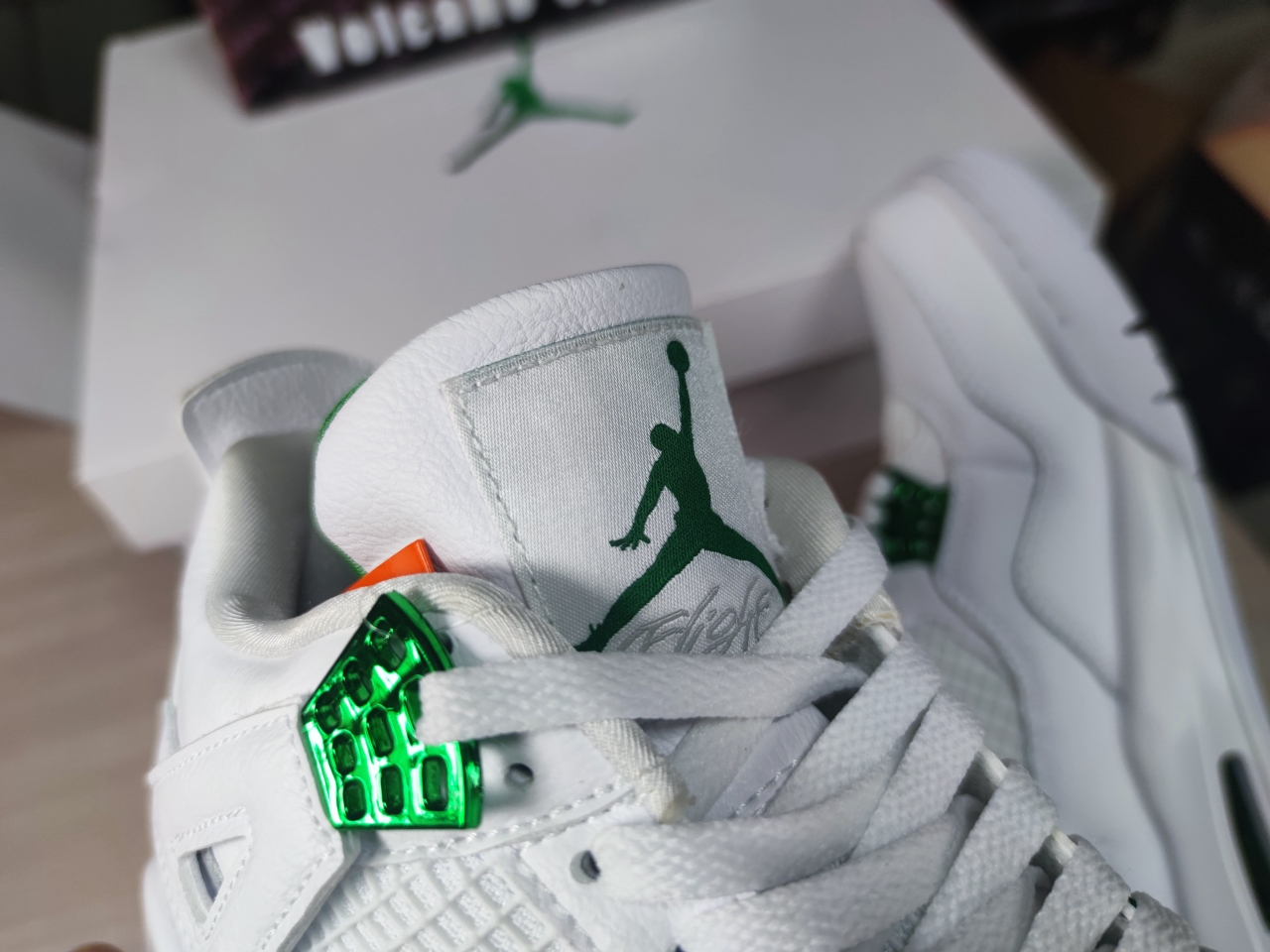 Jordan 4 Retro Metallic Green CT8527-113