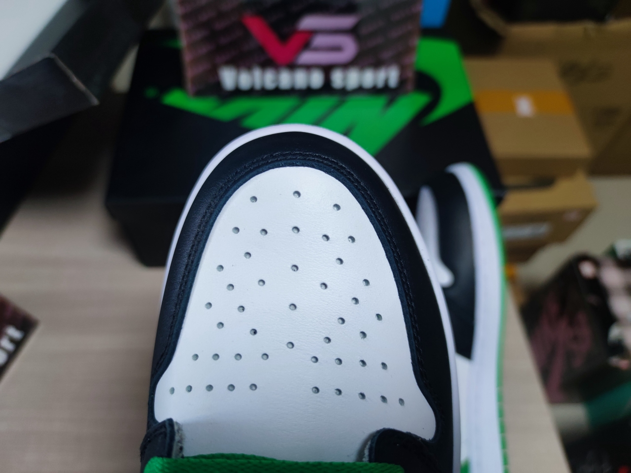 Jordan 1 Retro High OG Lucky Green DZ5485-031