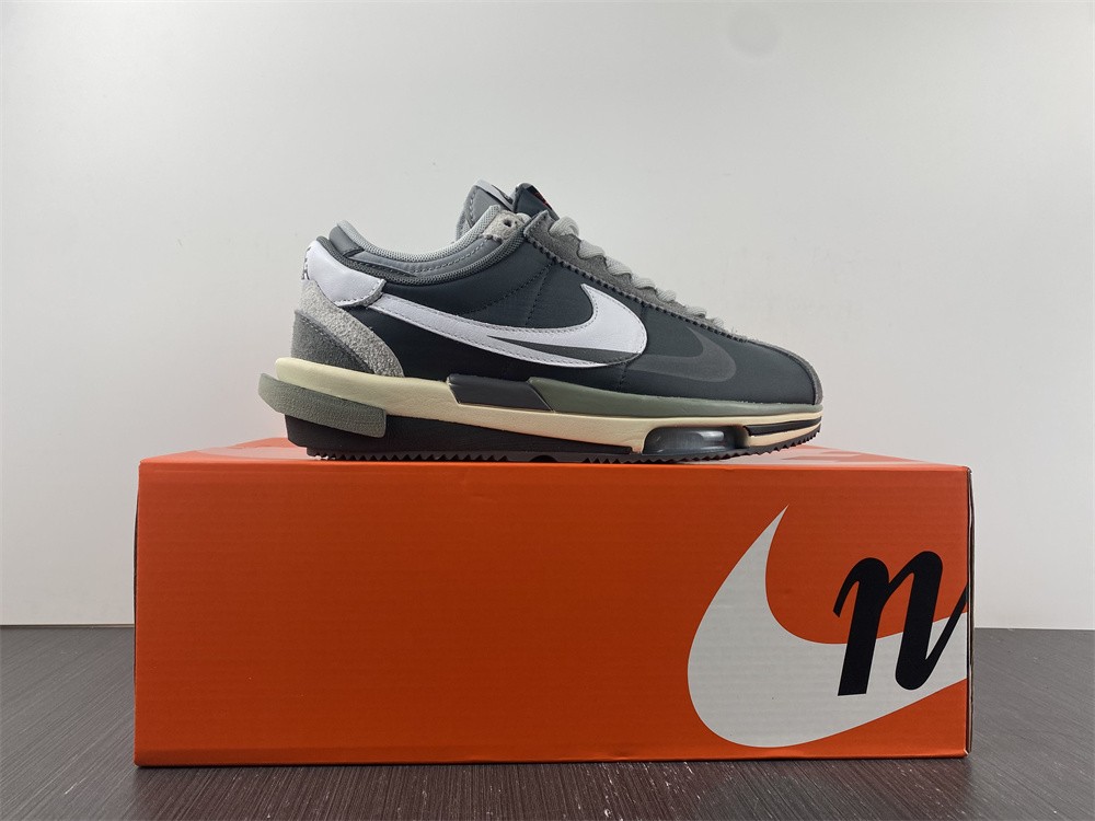 Nike Zoom Cortez SP sacai Iron Grey DQ0581-001