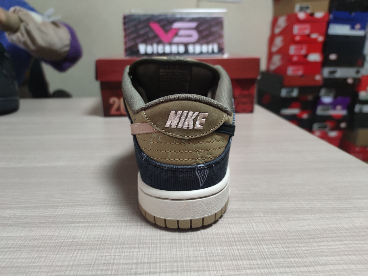 SB Dunk Low Travis Scott CT5053-001