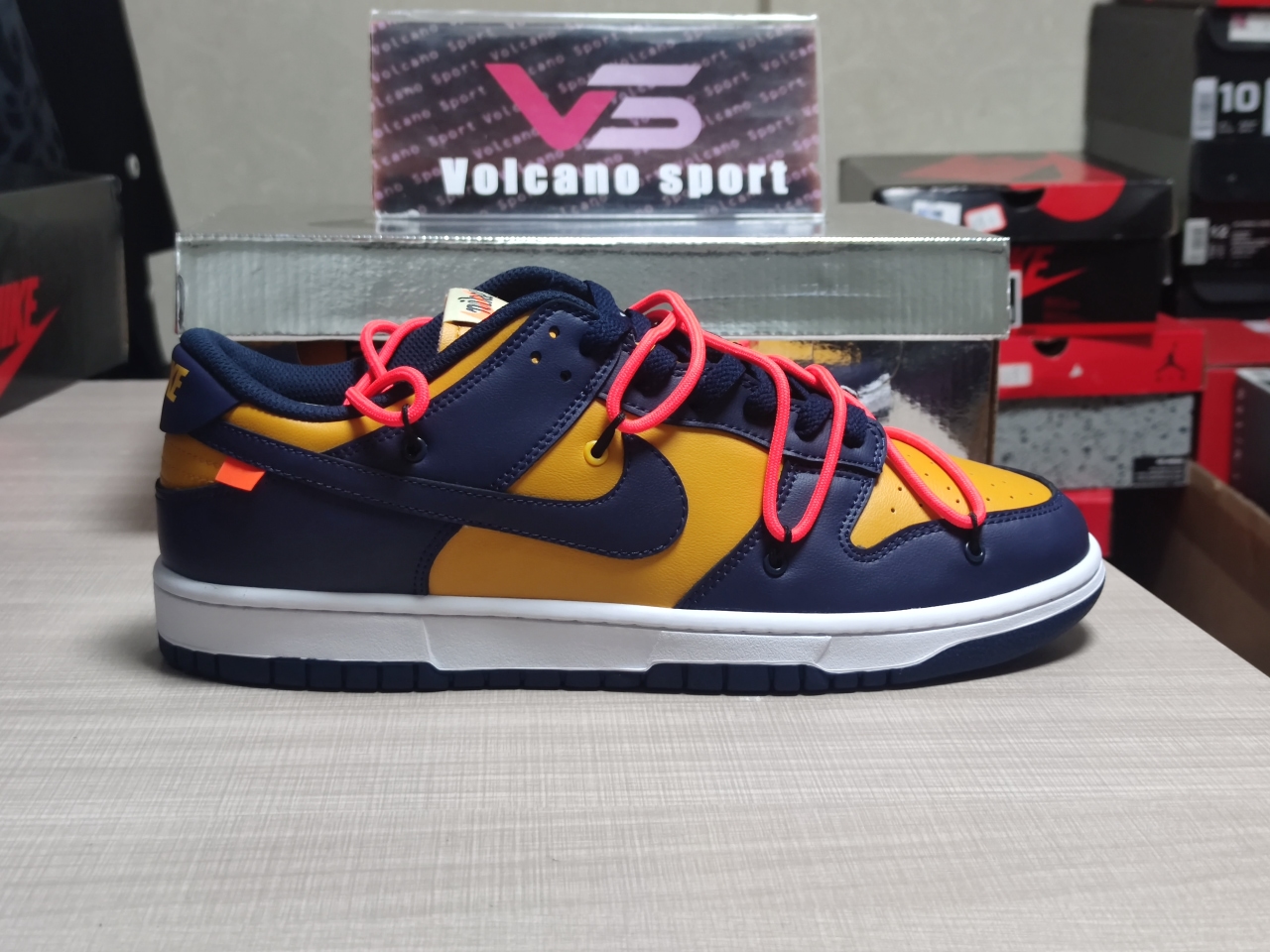 Dunk Low Off-White University Gold Midnight Navy CT0856-700