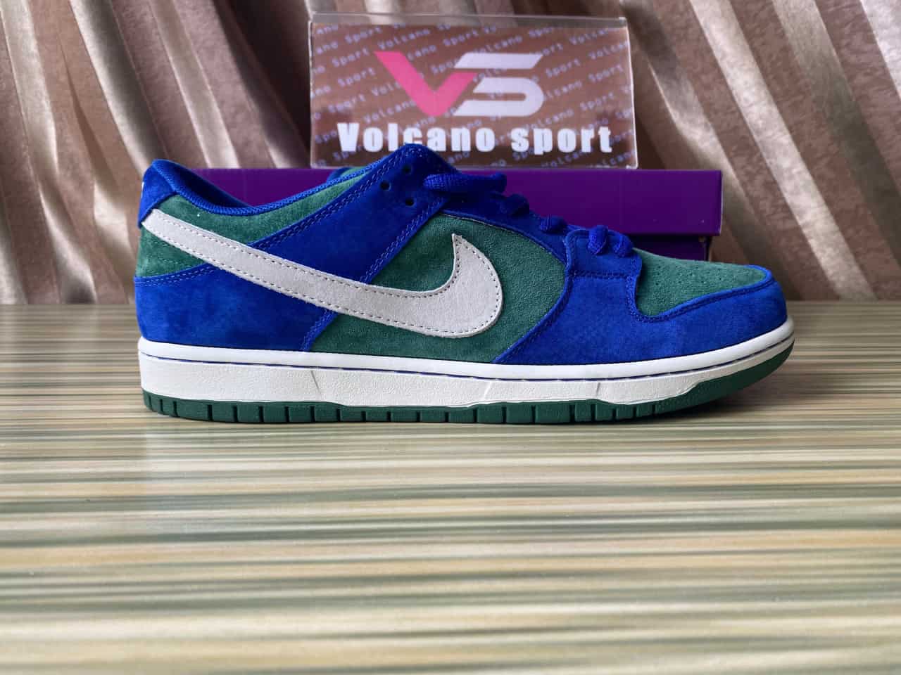 Nike SB Dunk Low Deep Royal Blue HF3704-400