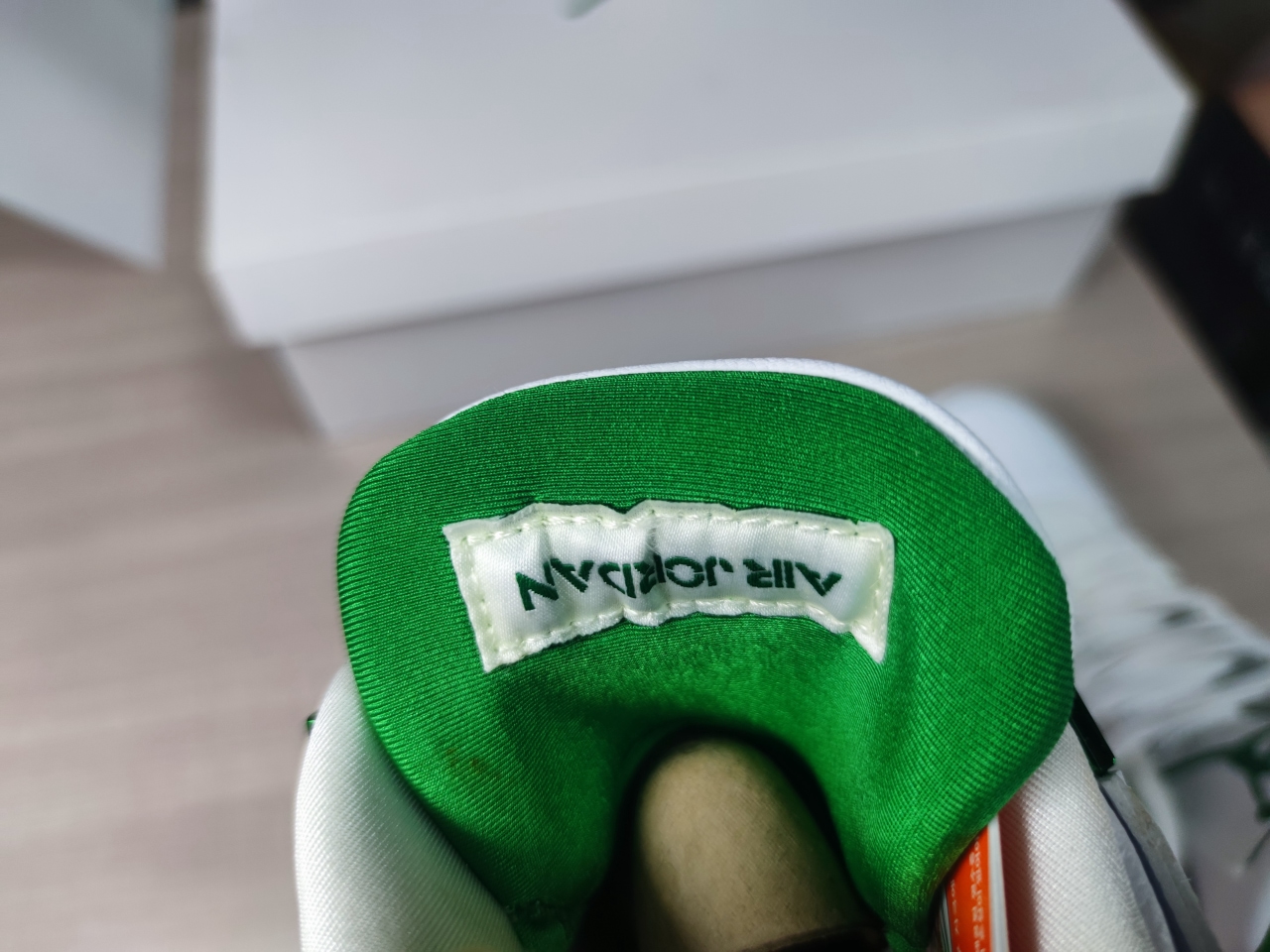 Jordan 4 Retro Metallic Green CT8527-113