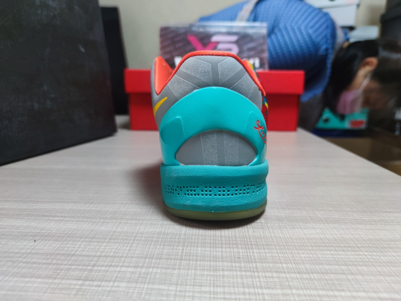 KOBE VIII Orange red 555286 002