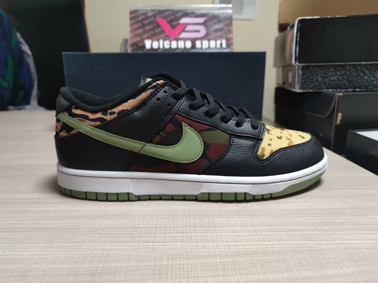 Dunk Low Crazy Camo DH0957-001