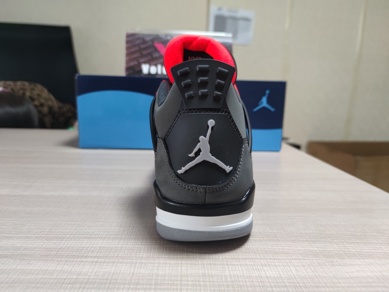 Jordan 4 Retro Infrared DH6927-061