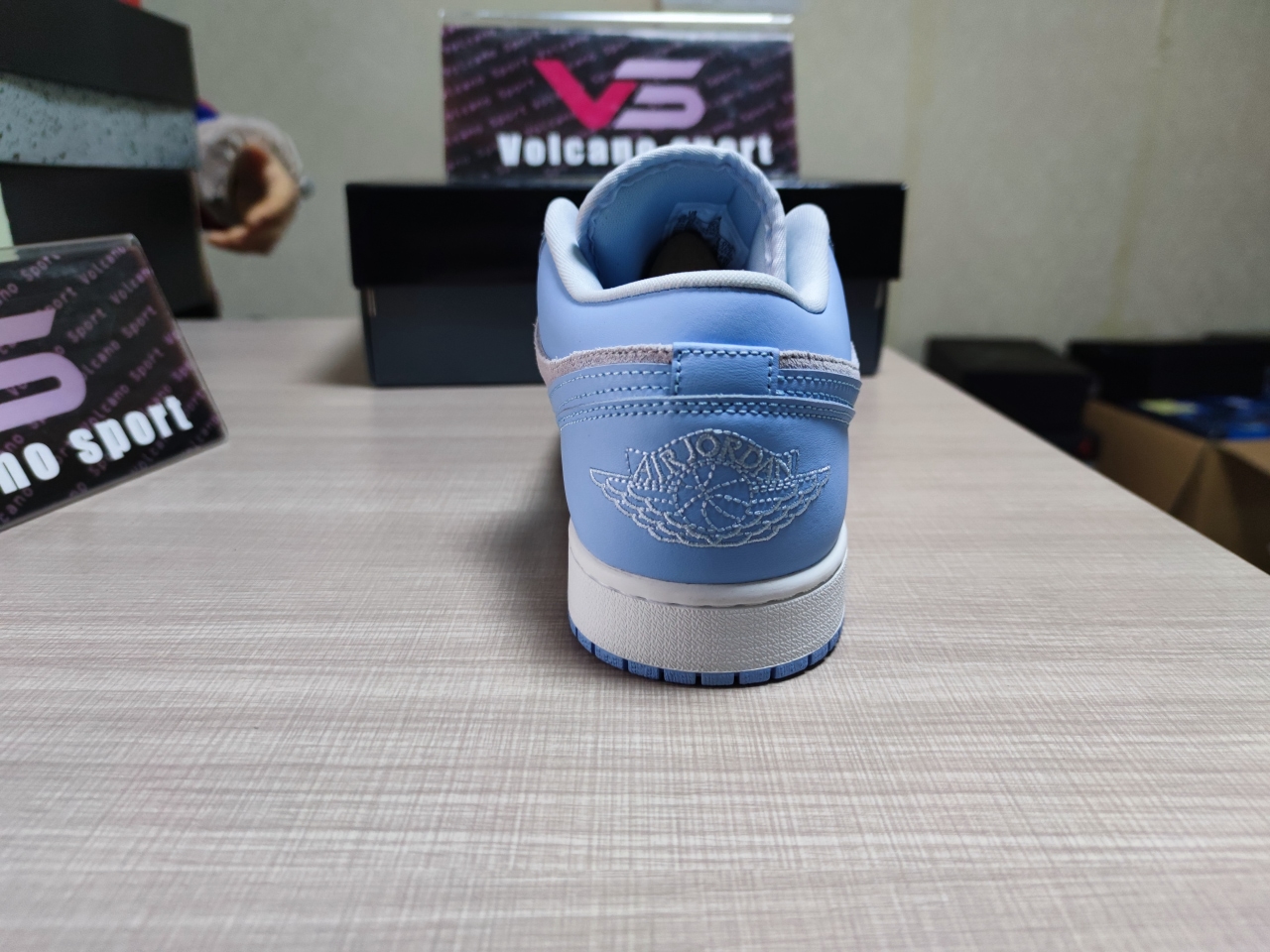 Jordan 1 Low Football Grey Aluminum DC0774 050