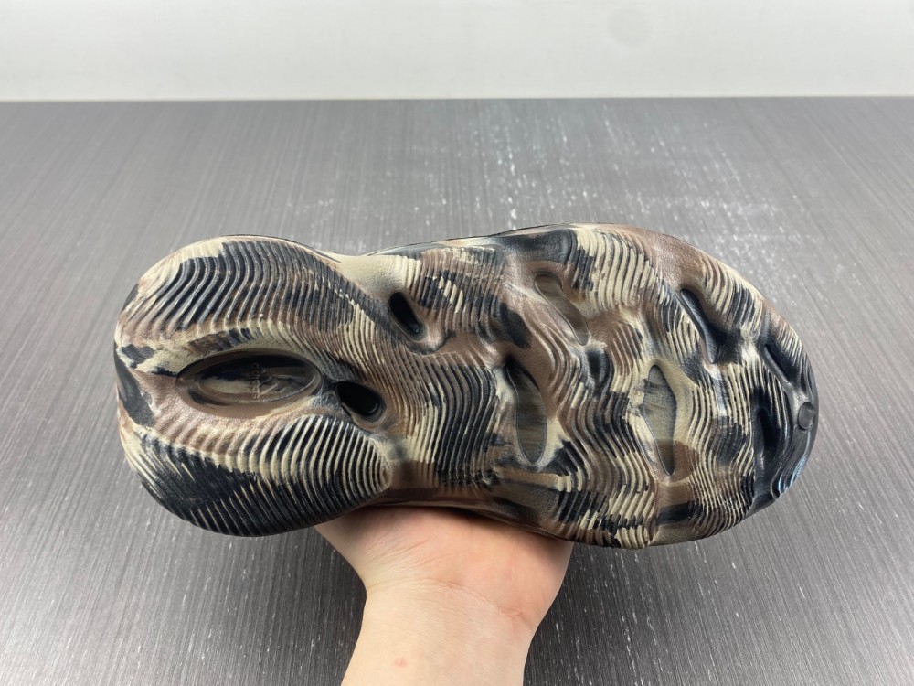 adidas Yeezy Foam RNR MX Cinder ID4126