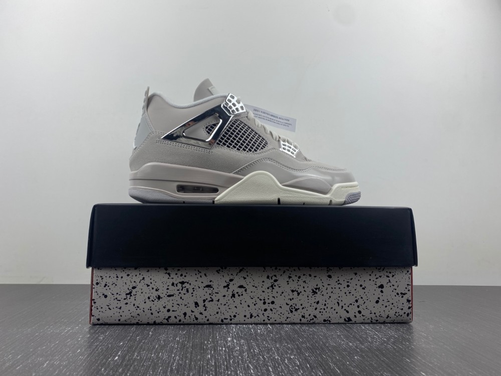 Air Jordan 4 WMNS “Frozen Moments” AQ9129-001