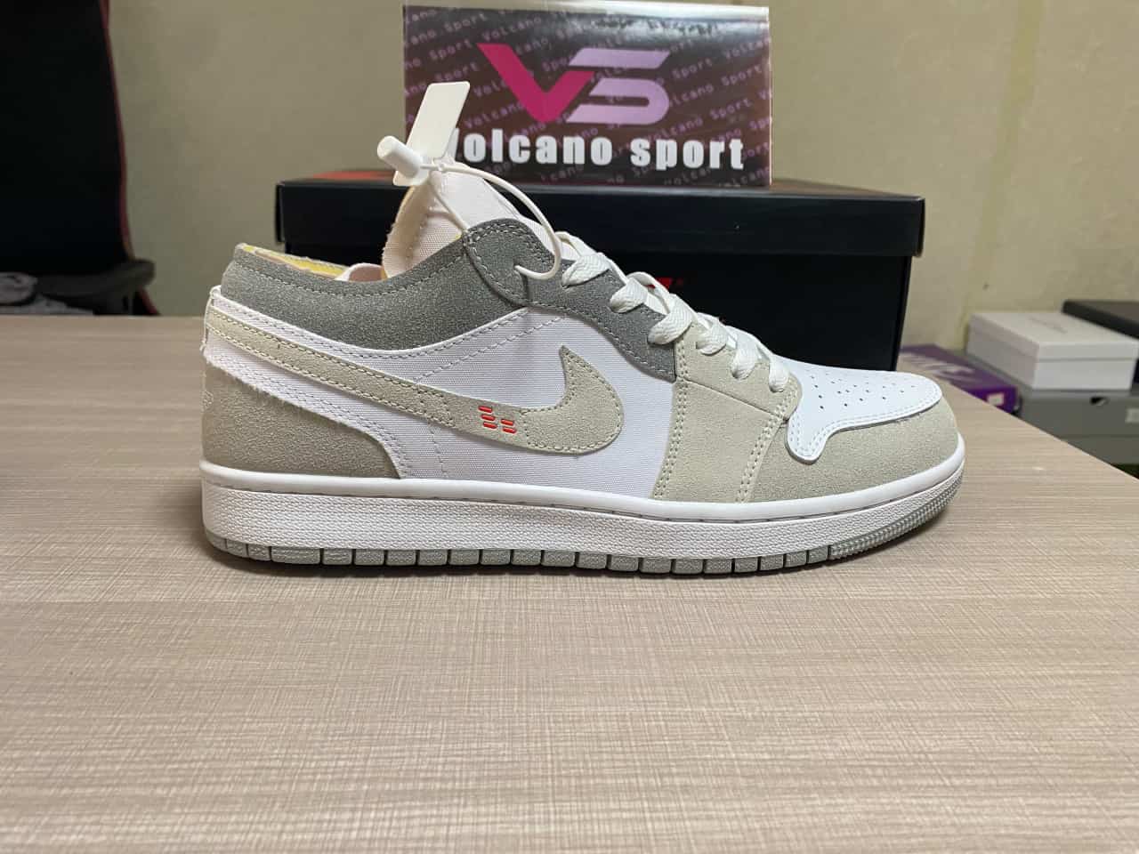 Jordan 1 Low Inside Out White Phantom DN1635-100
