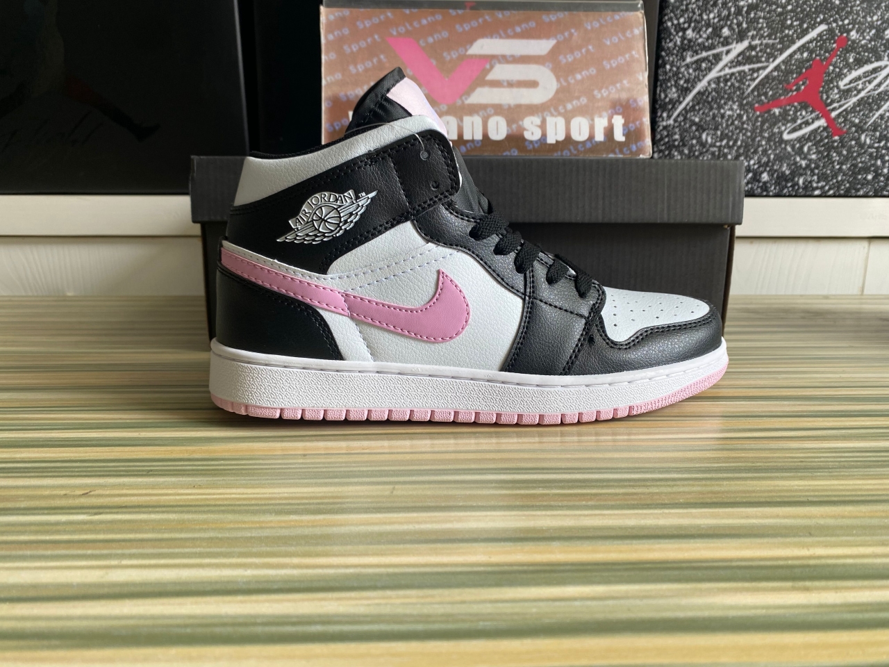 Jordan 1 Mid White Black Light Arctic Pink 555112-103