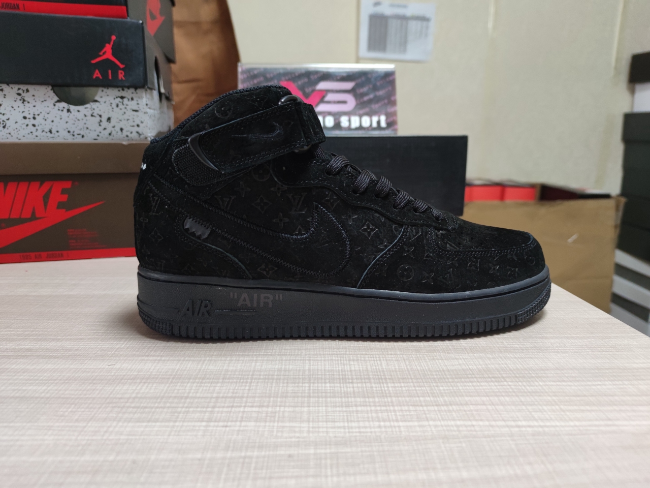 LV x Air force 1 mid Black