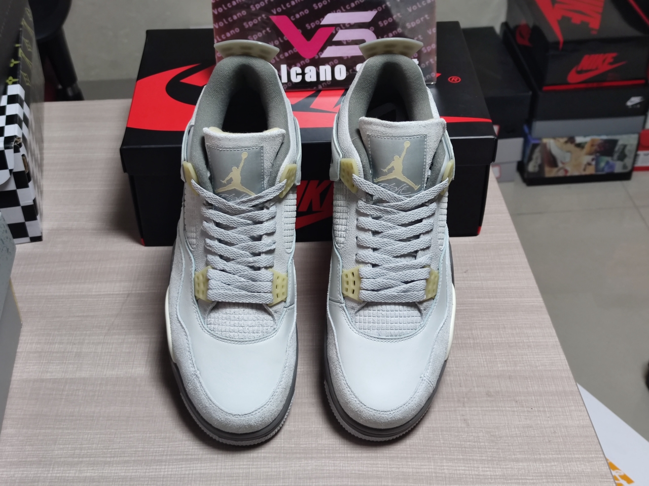 Jordan 4 Retro SE Craft Photon Dust DV3742 021