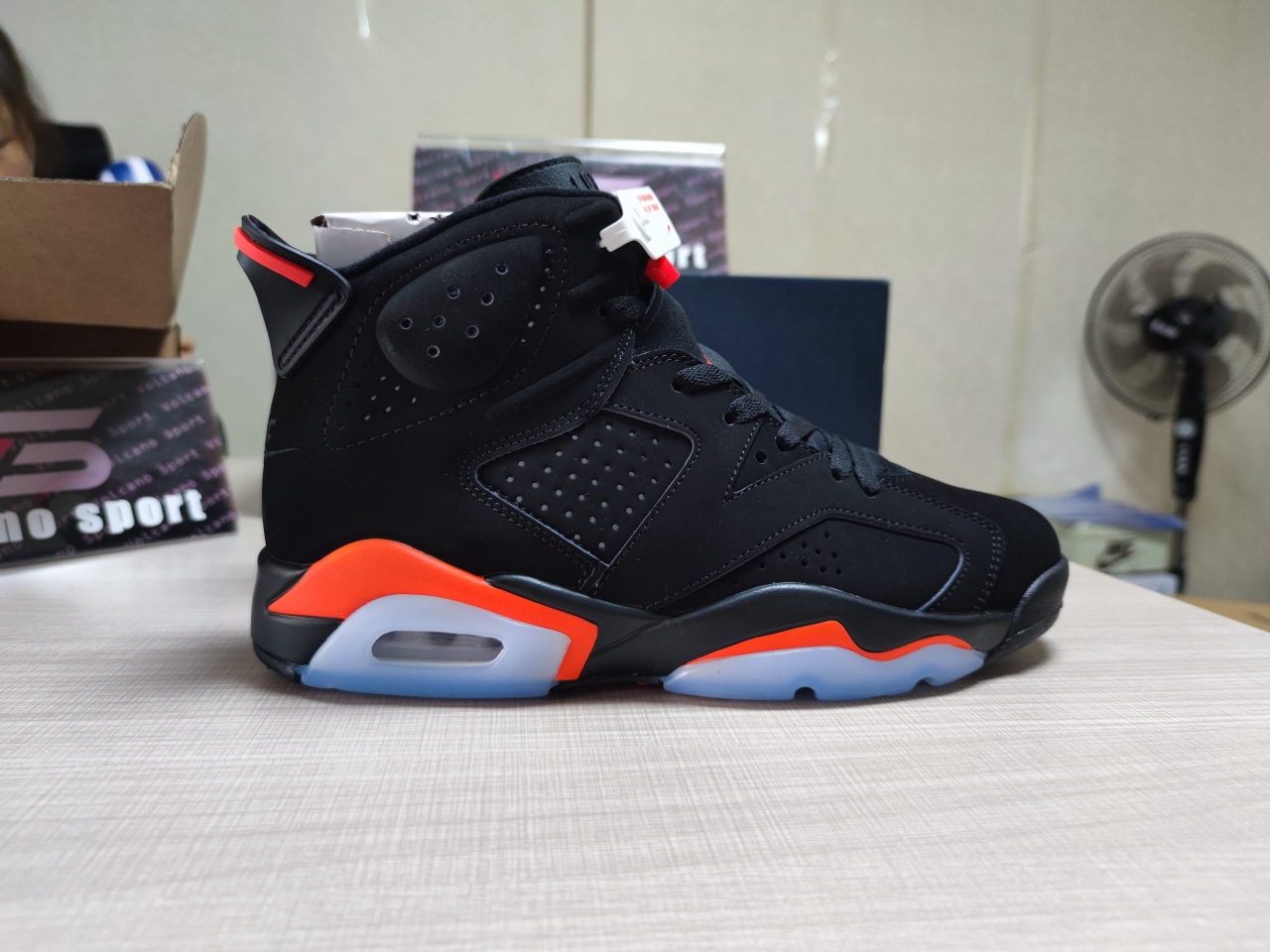 Jordan 6 Retro Black Infrared 384665 060