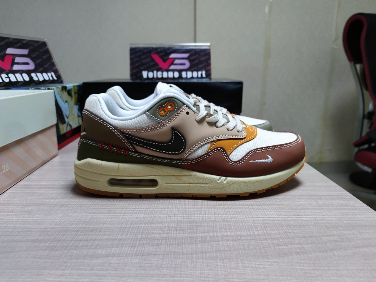 Air Max 1 Premium
