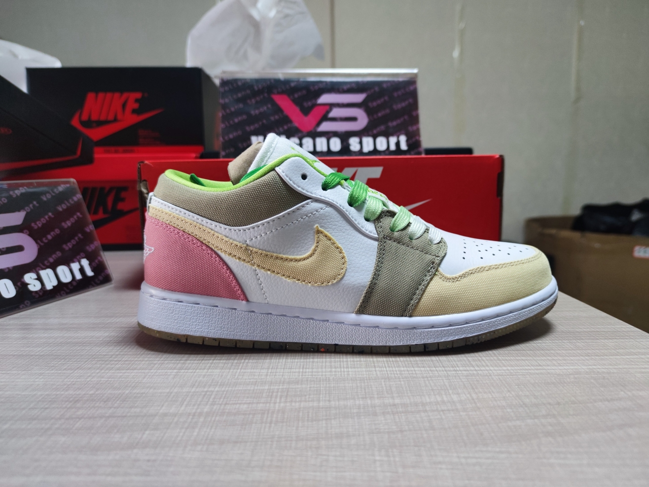 Jordan 1 Low Pastel Grind Vivid Green (GS) DJ0341 100