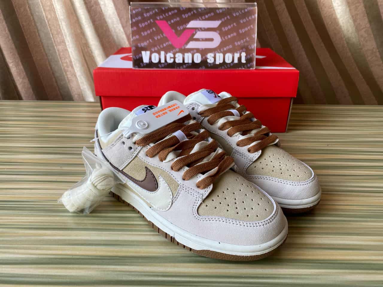 Dunk Low SE 85 White/Light Brown/Beige DO9457-100