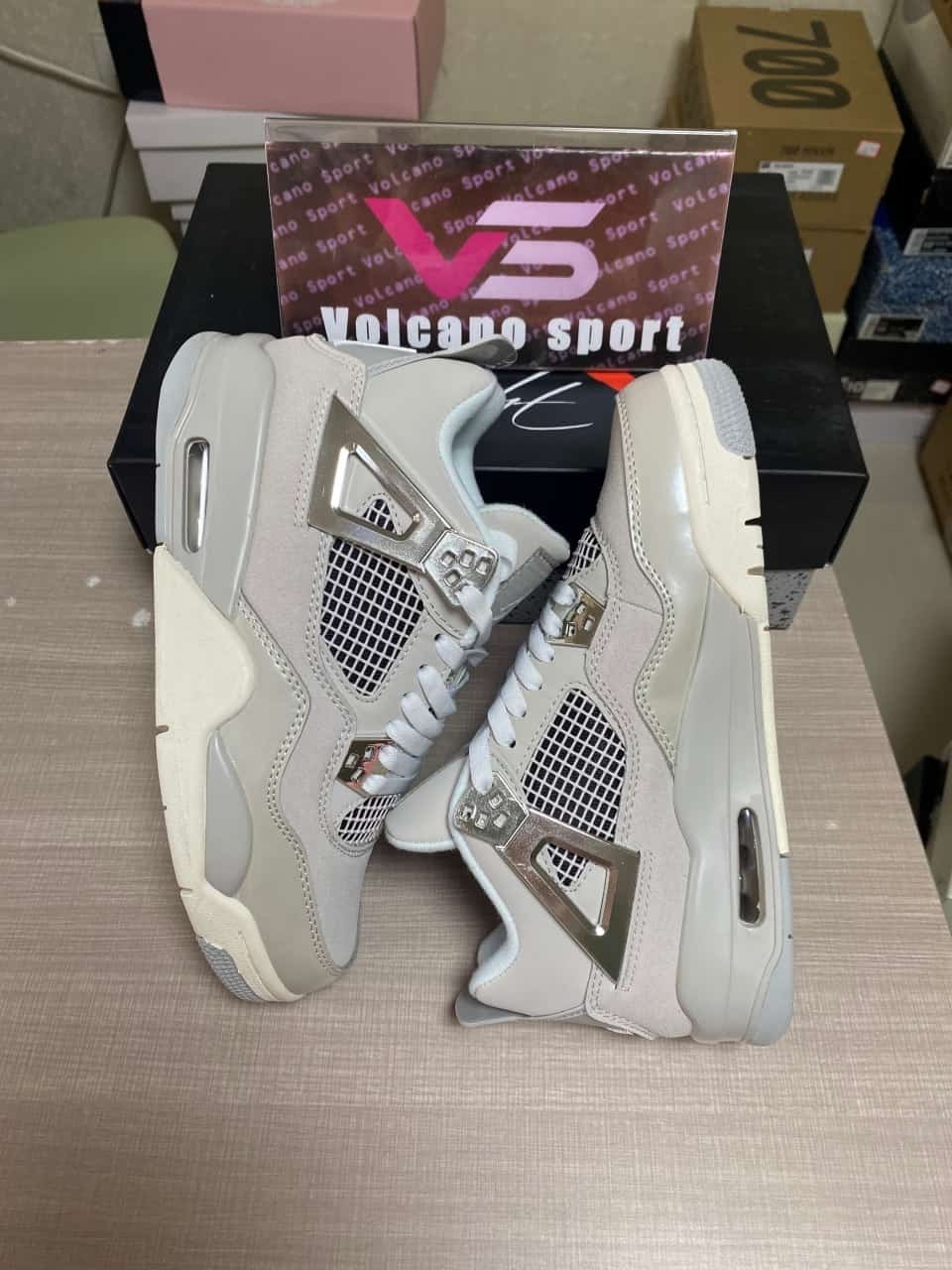 Jordan 4 Retro Frozen Moments AQ9129-001