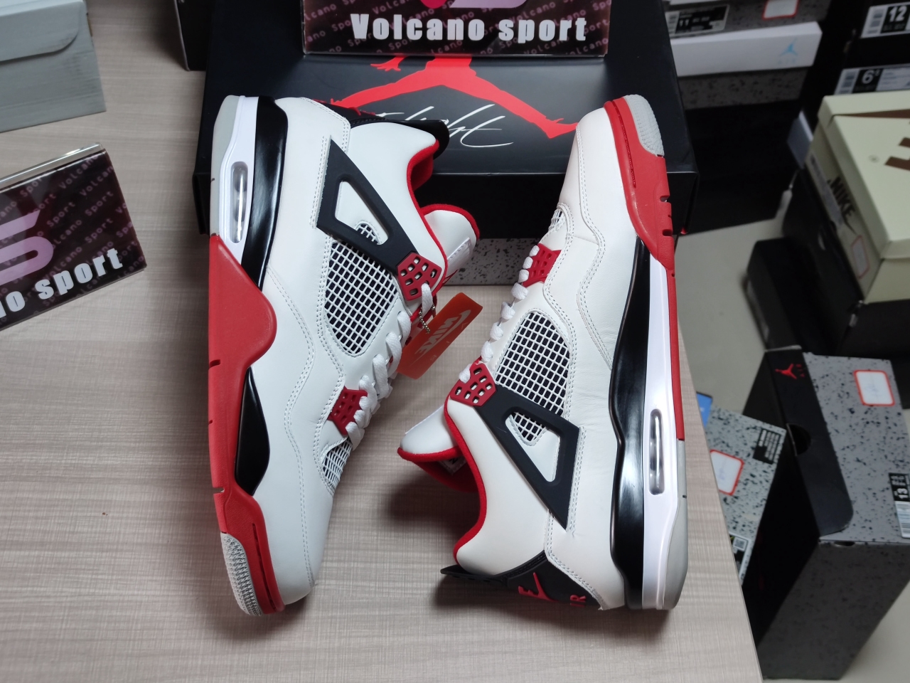 Jordan 4 Retro Fire Red DC7770-160