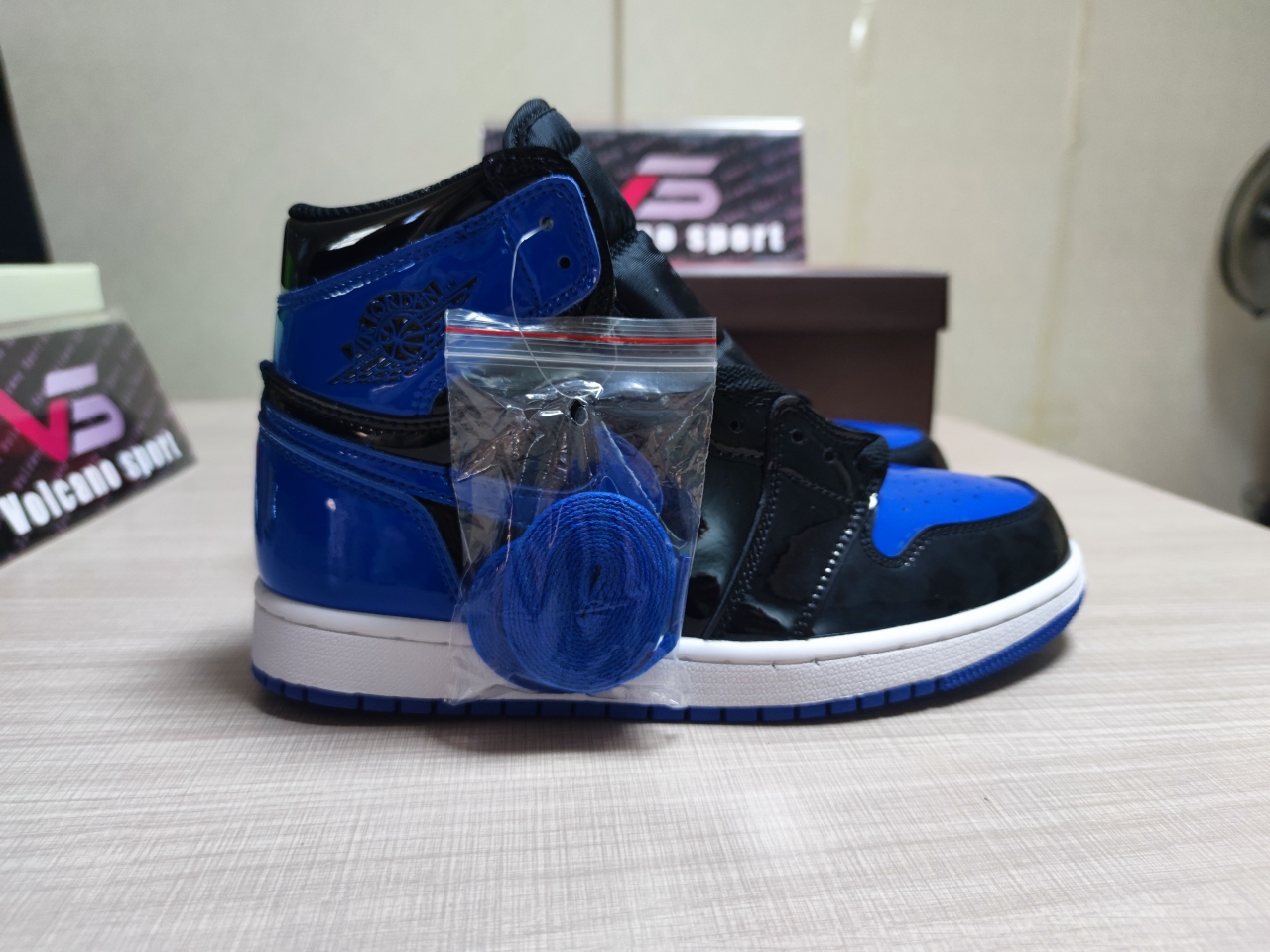 Jordan 1 Retro High 555088 400