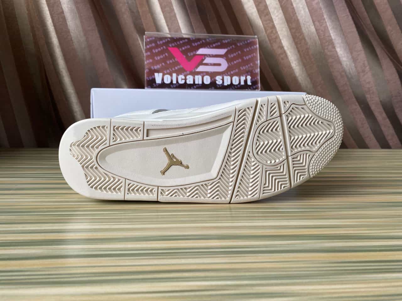 Jordan 4 WMNS Sail Metallic Gold Black AQ9129-170