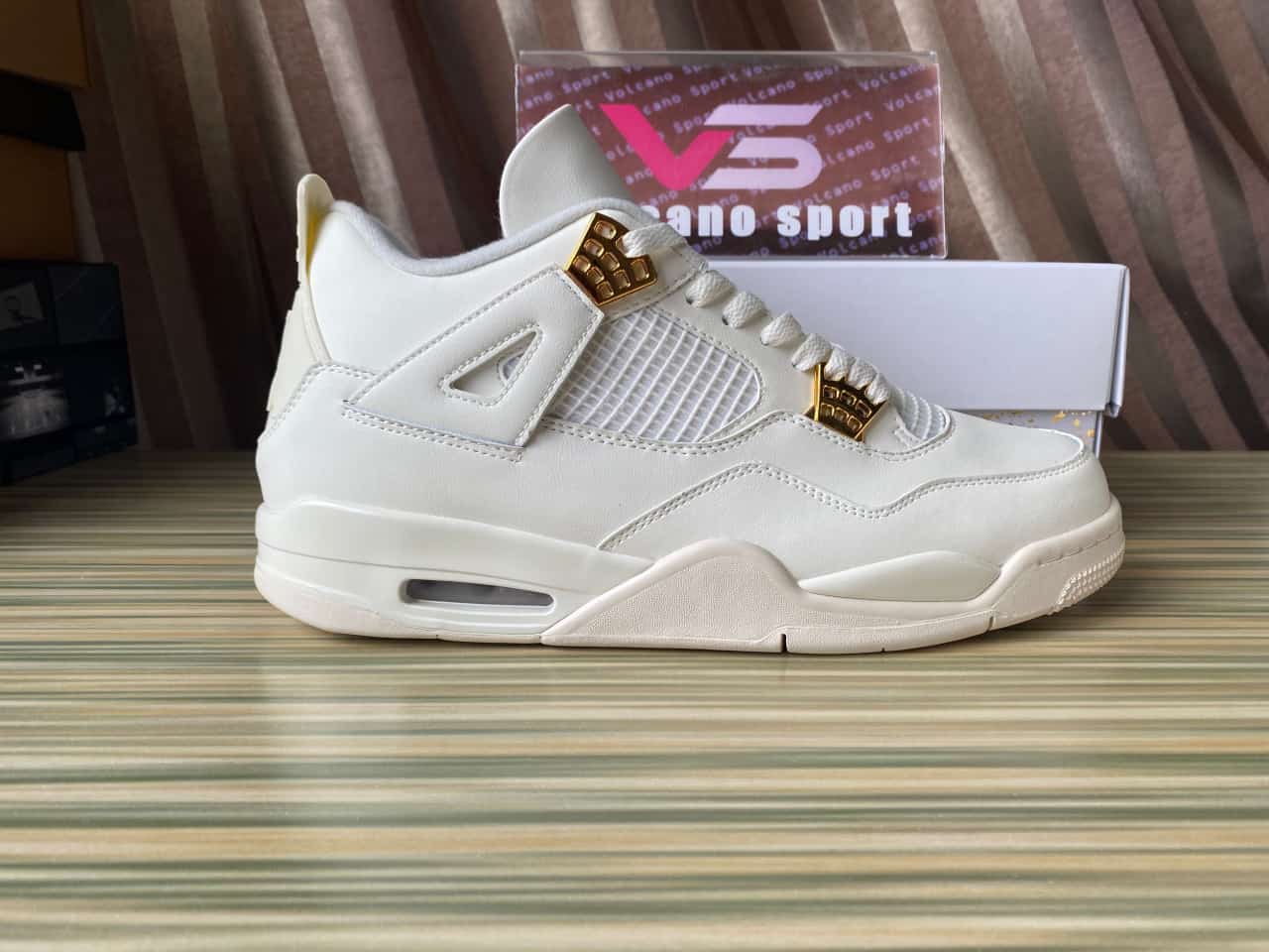 Jordan 4 WMNS Sail Metallic Gold Black AQ9129-170