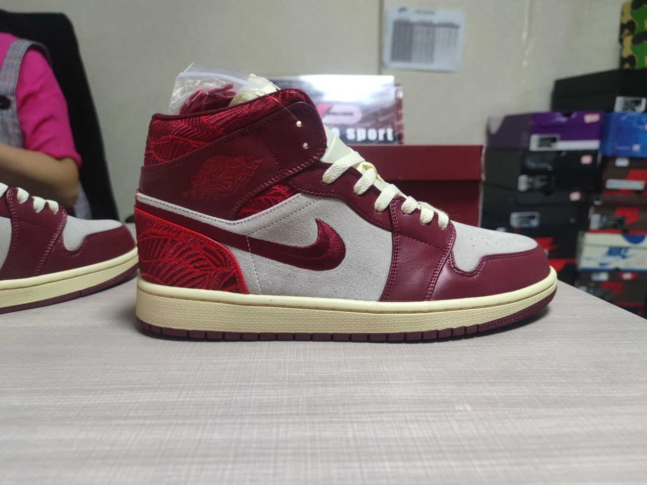 Jordan 1 Mid SE Tiki Leaf Team Red DZ2820-601