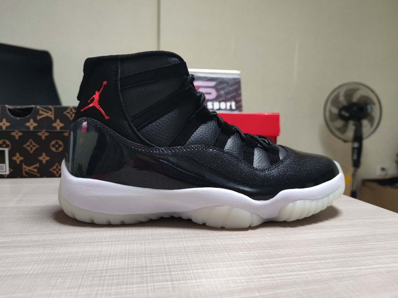 Jordan 11“72-10”378037-002