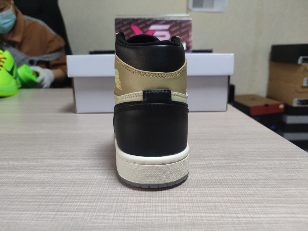 Jordan 1 Retro High Black Mushroom AH7389-003