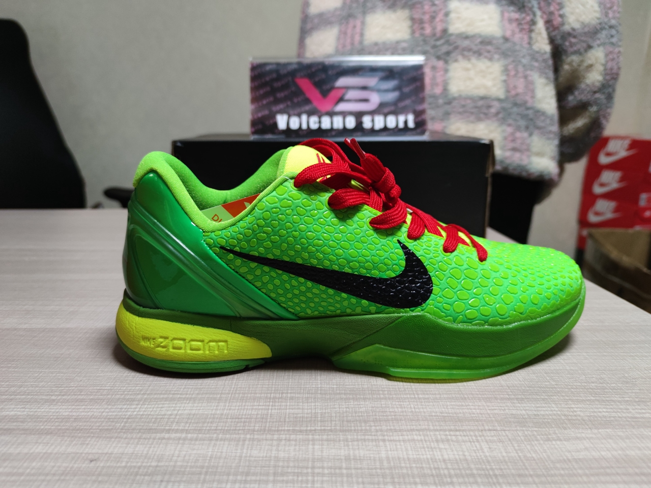 Kobe 6 Protro Grinch CW2190 300