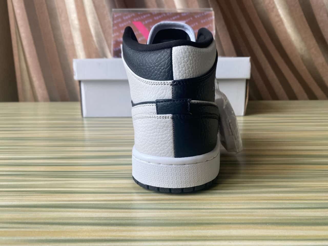 Jordan 1 Mid Split Black White DR0501-101