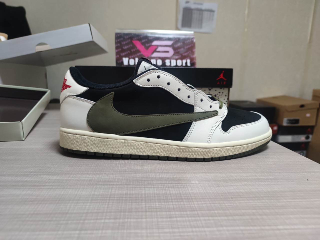 Jordan 1 Retro Low OG SP Travis Scott Olive DZ4137 106