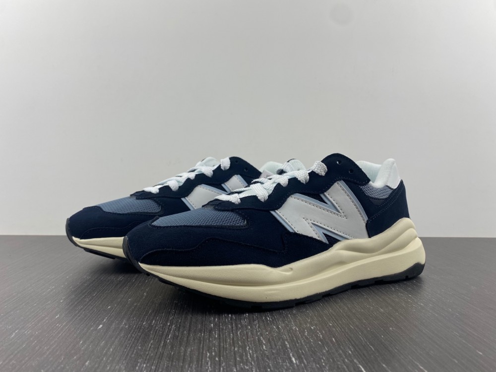 New Balance navy and white trainer