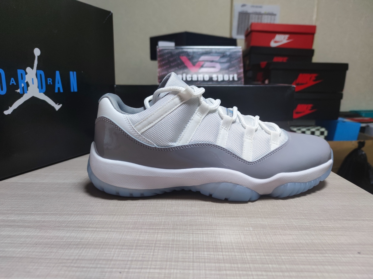 Jordan 11 Retro Low Cement Grey AV2187-140