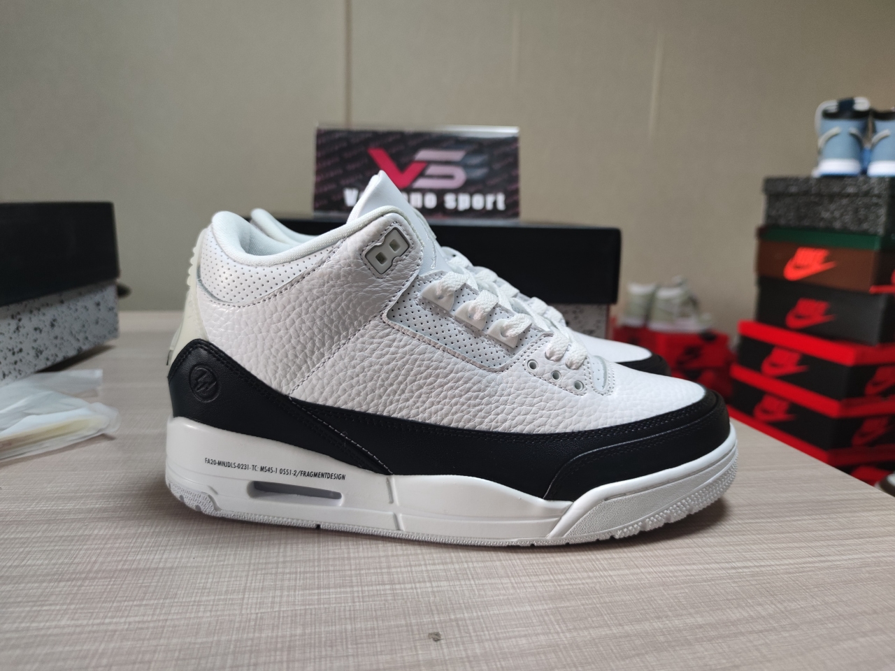 Fragment Design x Air Jordan 3 DA3595-100