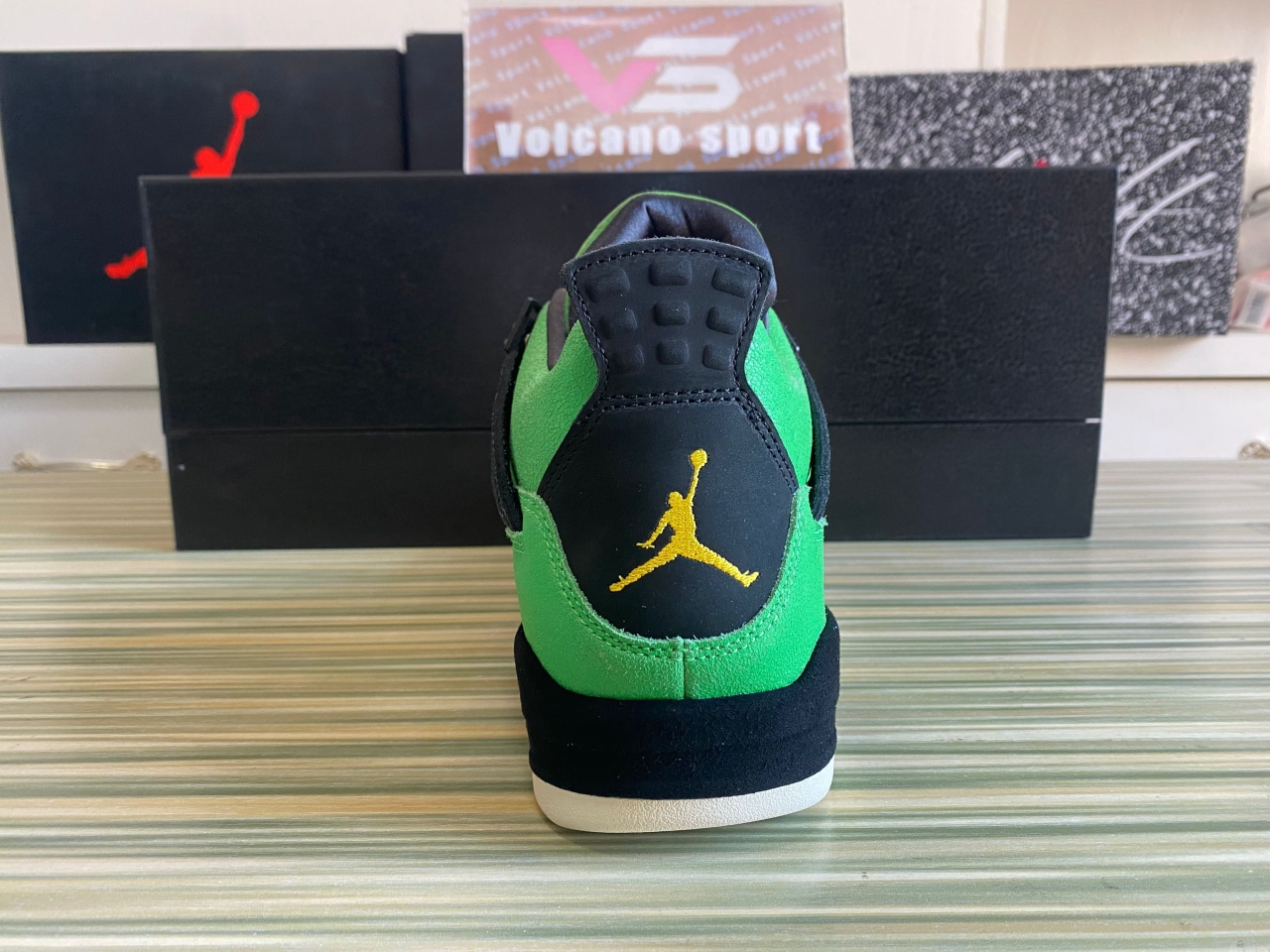 Air Jordan 4 “Manila”