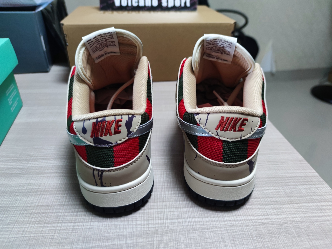 SB Dunk Low Freddy Krueger 313170-202