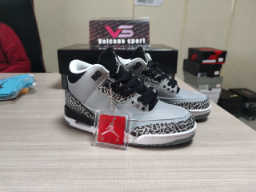 Jordan 3 Retro Wolf Grey 136064 004