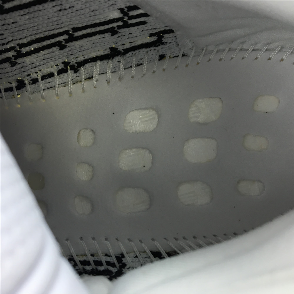 Yeezy Boost 350 V2 Zebra