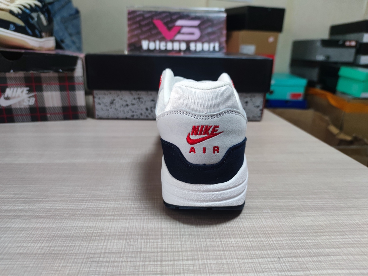 Air Max 1 Anniversary Obsidian 908375 104